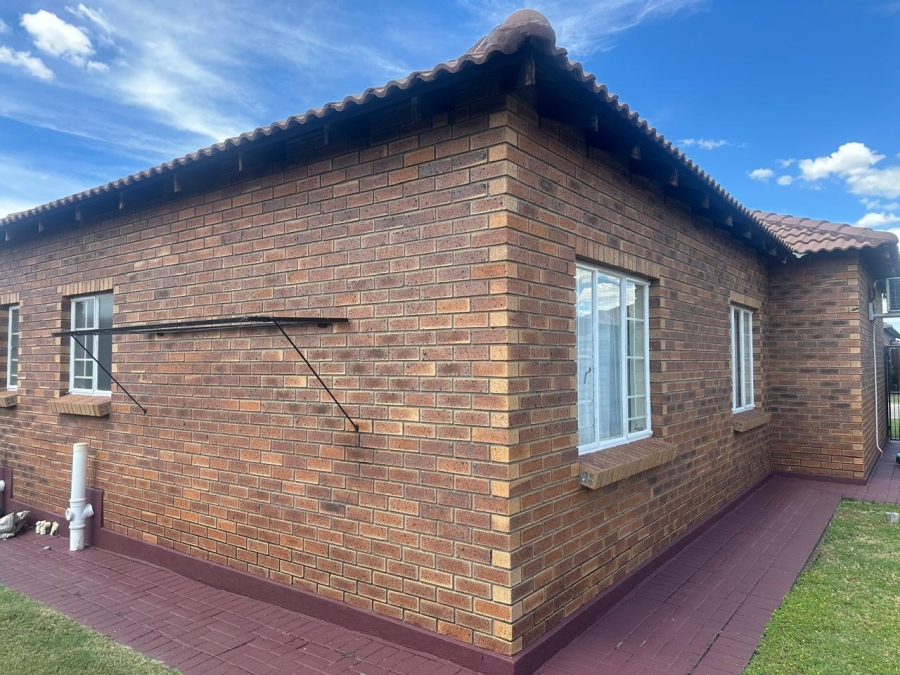3 Bedroom Property for Sale in Waterval East North West